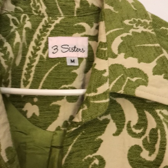 Adorable coat. - Picture 2 of 5